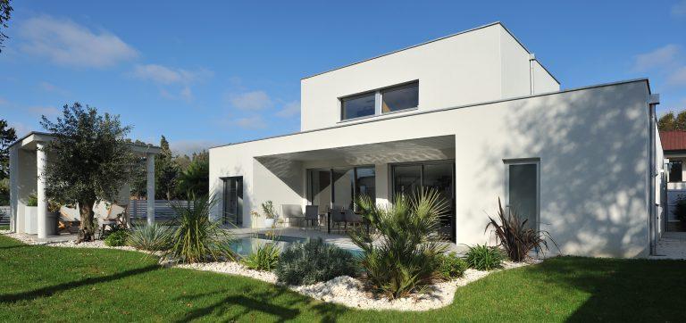 Maison d'architecte est lyonnais - pool house et piscine